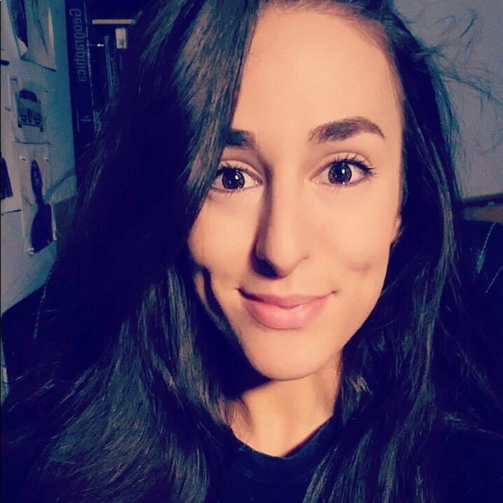 Meet your Posher, Abigail